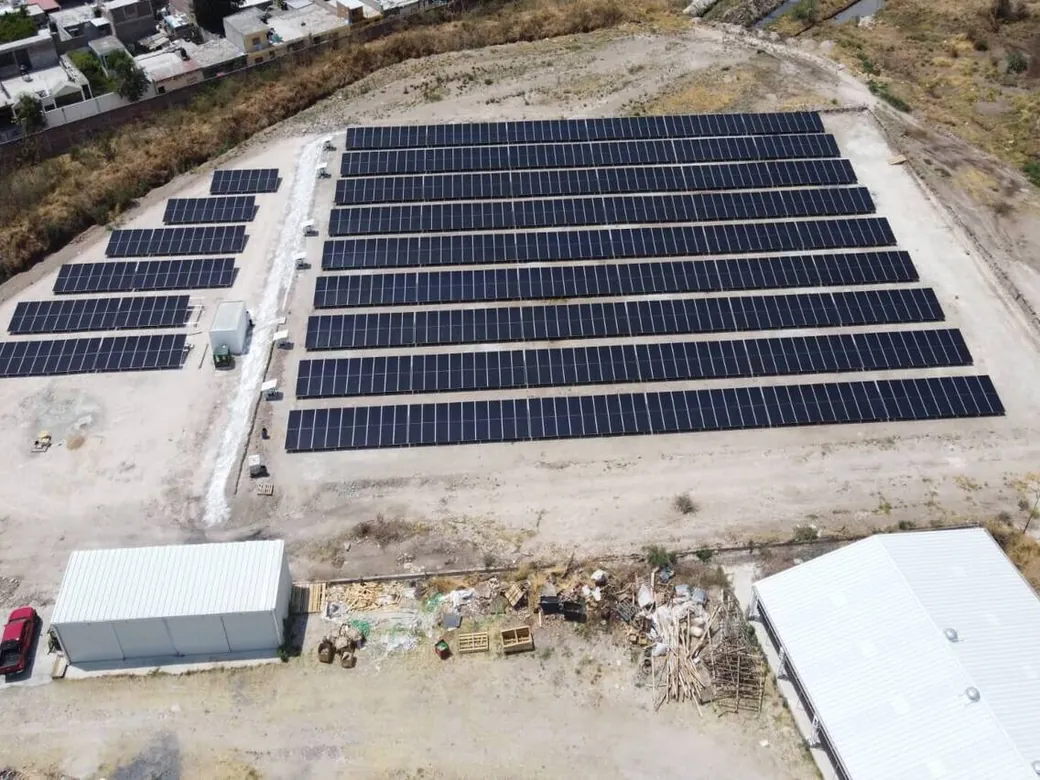 Sistema solar de 498.4 kWp de Refibra en San Francisco del Rincón